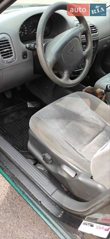Седан Daewoo Nubira 1998 в Черкассах