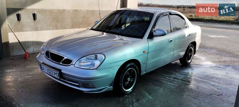 Седан Daewoo Nubira 2003 в Буче