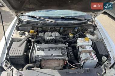 Седан Daewoo Nubira 1998 в 