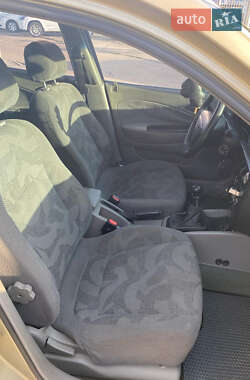 Седан Daewoo Nubira 2001 в 