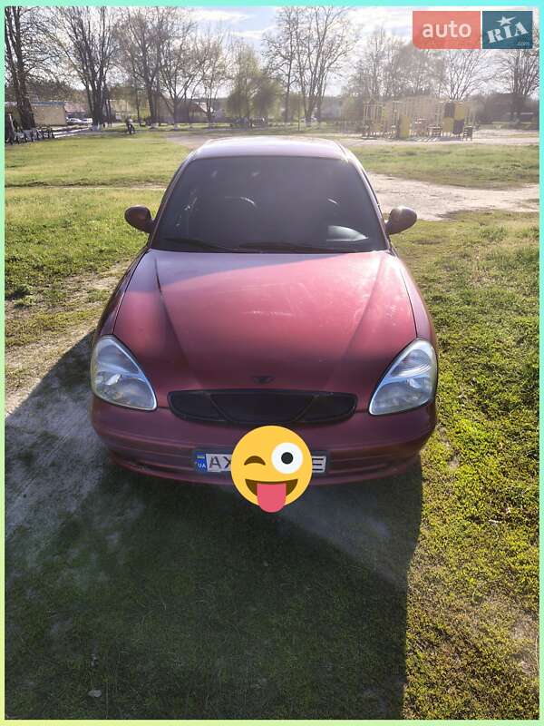 Седан Daewoo Nubira 2001 в Краснограде