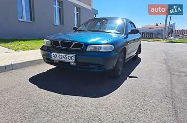 Седан Daewoo Nubira 1998 в Харкові