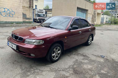 Седан Daewoo Nubira 1998 в Киеве