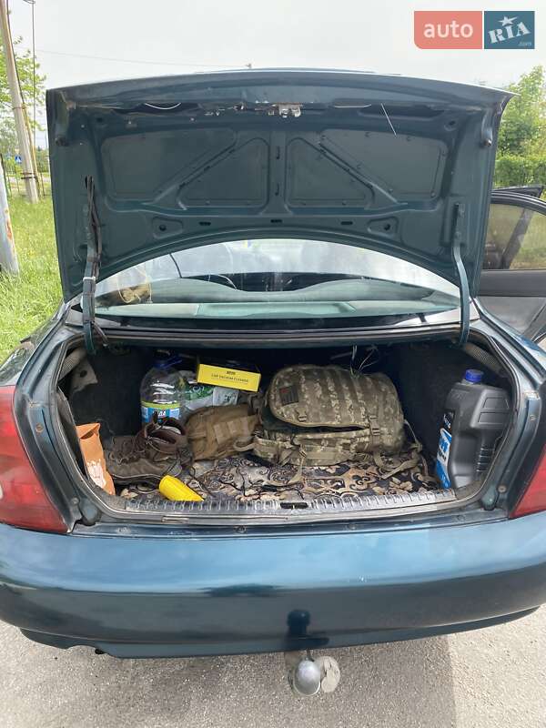Седан Daewoo Nubira 1998 в Запорожье