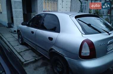 Хетчбек Daewoo Nubira 1998 в 
