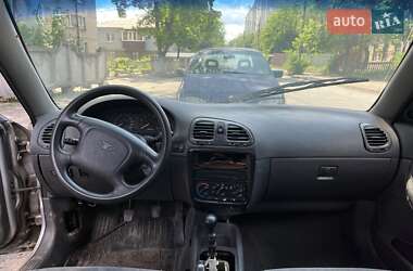Хетчбек Daewoo Nubira 1998 в 