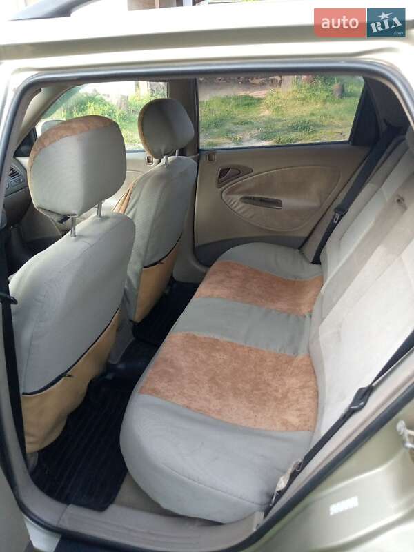 Универсал Daewoo Nubira 2000 в Коропе