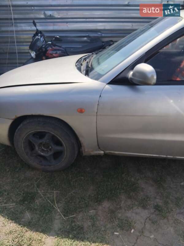 Седан Daewoo Nubira 1998 в Харькове
