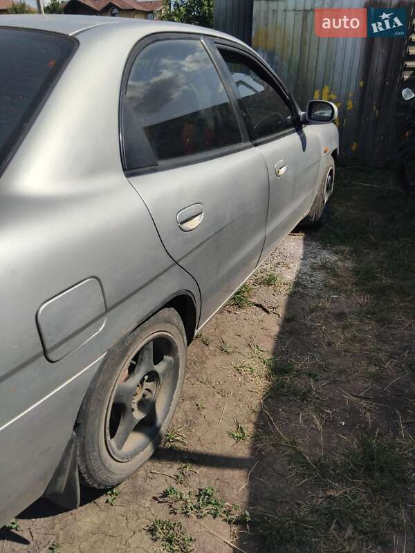 Седан Daewoo Nubira 1998 в Харькове