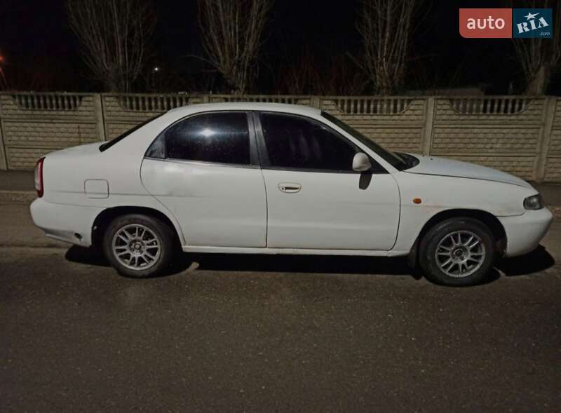 Седан Daewoo Nubira 1998 в 