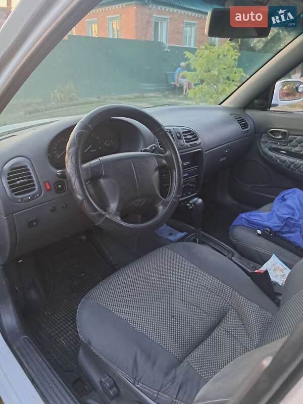 Седан Daewoo Nubira 1998 в Чугуєві