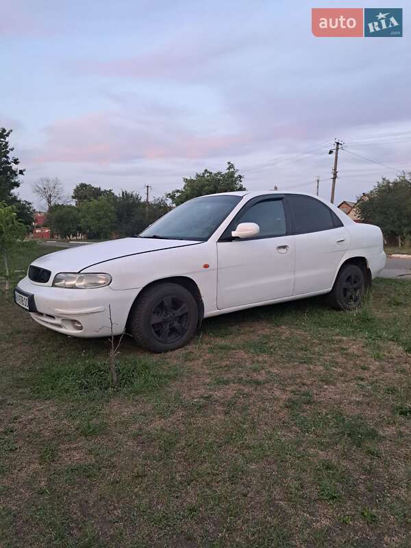 Седан Daewoo Nubira 1998 в Чугуєві