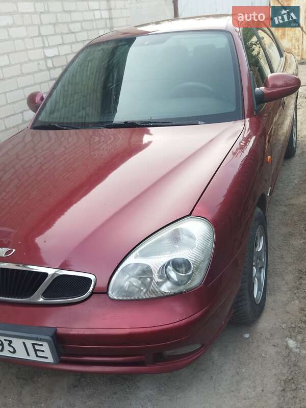 Седан Daewoo Nubira 2002 в Запорожье