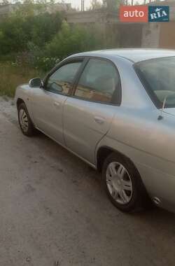 Седан Daewoo Nubira 1998 в Сумах