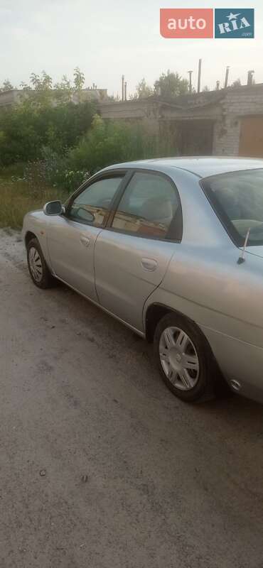 Седан Daewoo Nubira 1998 в 