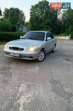 Седан Daewoo Nubira 2003 в Сарнах