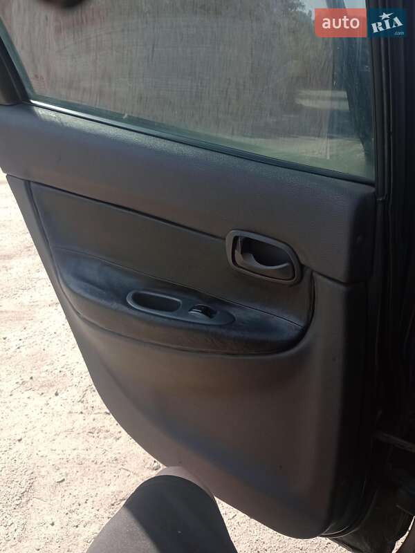 Седан Daewoo Nubira 1998 в Днепре