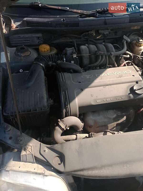 Седан Daewoo Nubira 1998 в Днепре