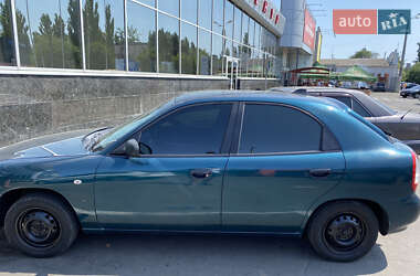 Хэтчбек Daewoo Nubira 1998 в 