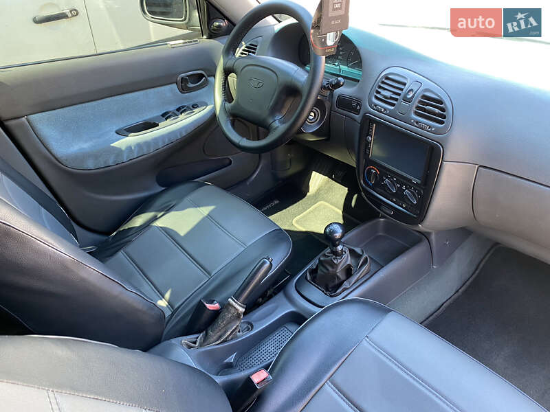 Хэтчбек Daewoo Nubira 1998 в Одессе