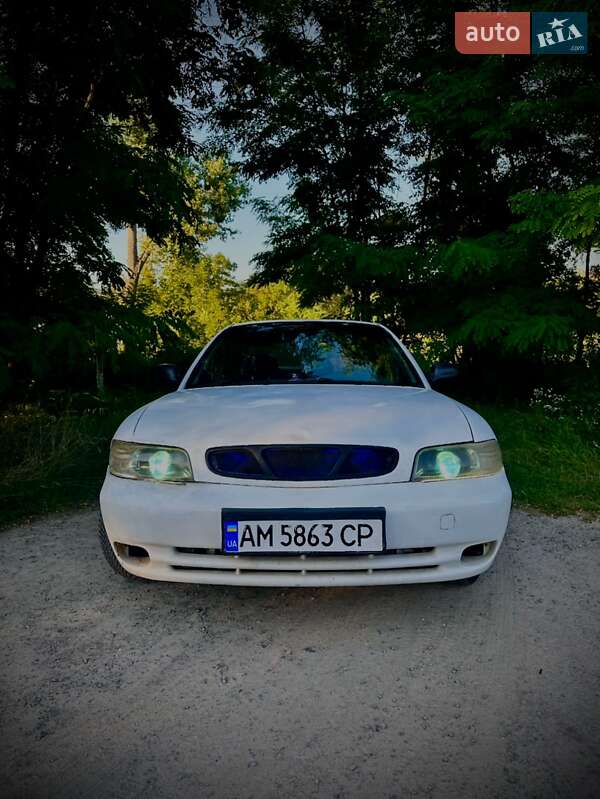 Daewoo Nubira 1998