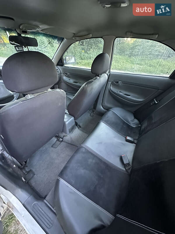 Седан Daewoo Nubira 1998 в Житомире