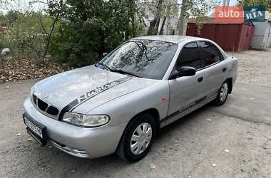 Седан Daewoo Nubira 1998 в Днепре