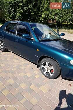 Хэтчбек Daewoo Nubira 1998 в 