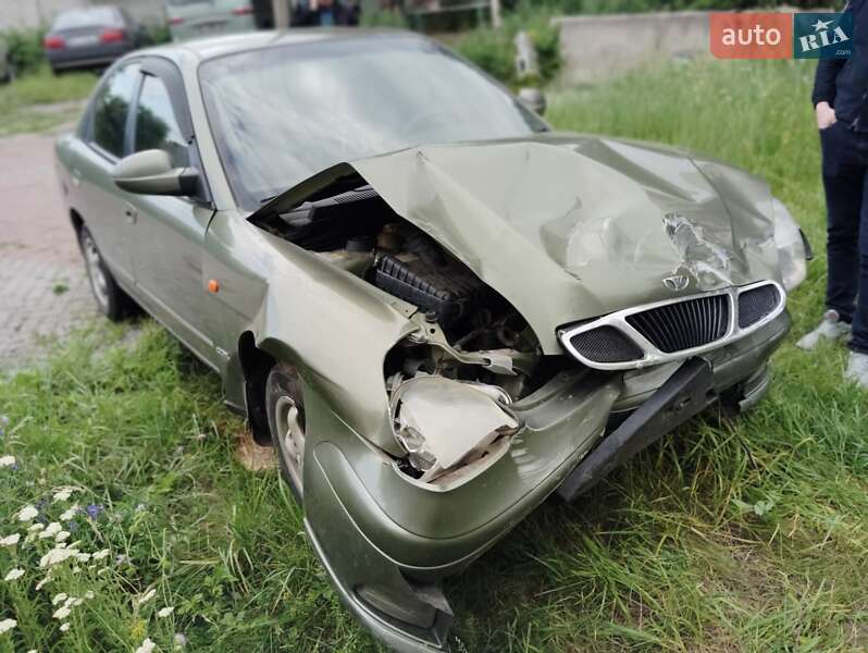 Седан Daewoo Nubira 2003 в Малій Рогані