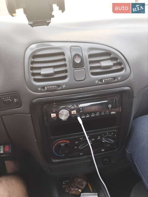 Седан Daewoo Nubira 1999 в Житомирі