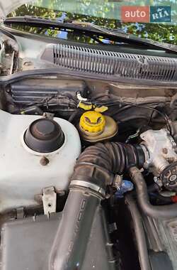 Седан Daewoo Nubira 1998 в Овідіополі