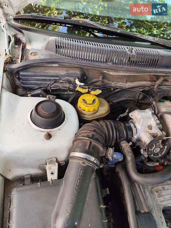 Седан Daewoo Nubira 1998 в Овидиополе