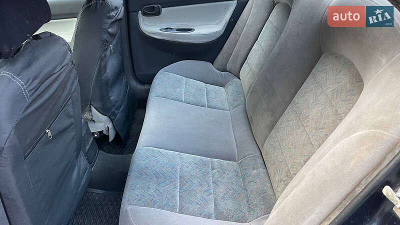 Седан Daewoo Nubira 1999 в Києві