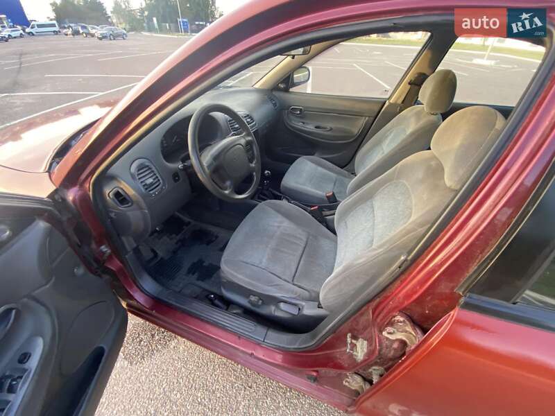 Седан Daewoo Nubira 1998 в Бердичеве