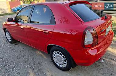Хетчбек Daewoo Nubira 1998 в 