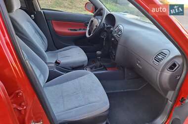 Хетчбек Daewoo Nubira 1998 в 