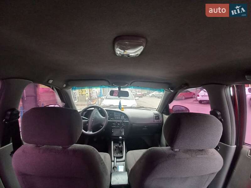 Седан Daewoo Nubira 2001 в Днепре