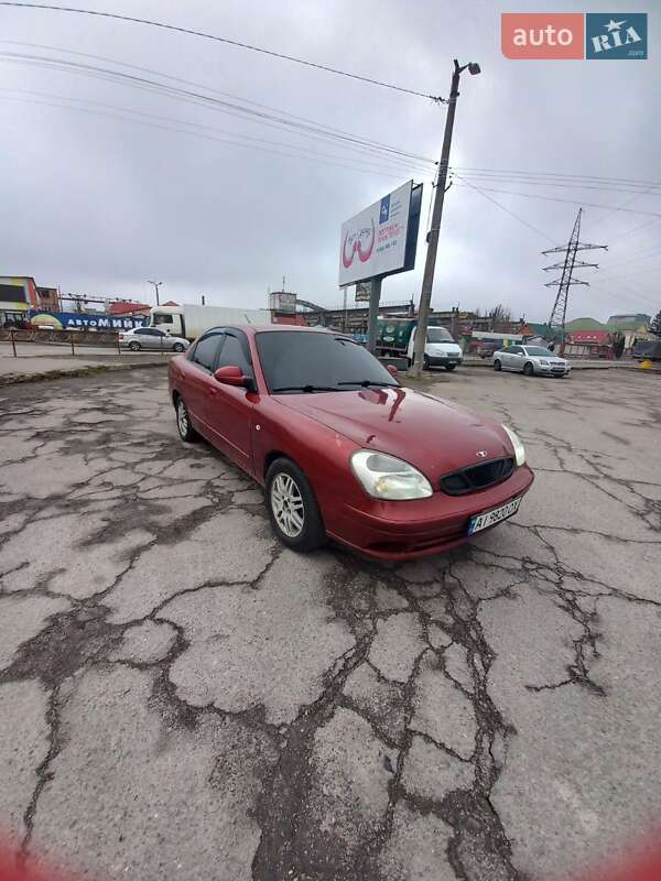 Седан Daewoo Nubira 2001 в Днепре