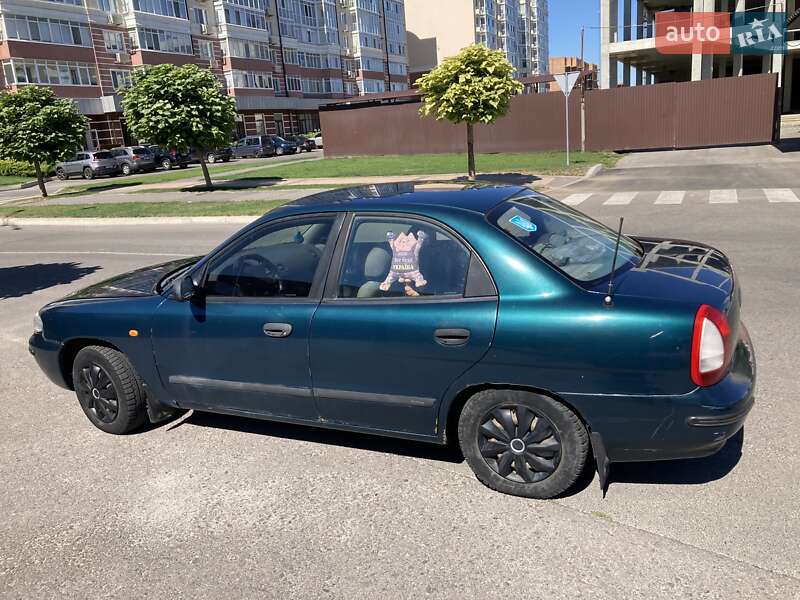 Седан Daewoo Nubira 1998 в Краматорске