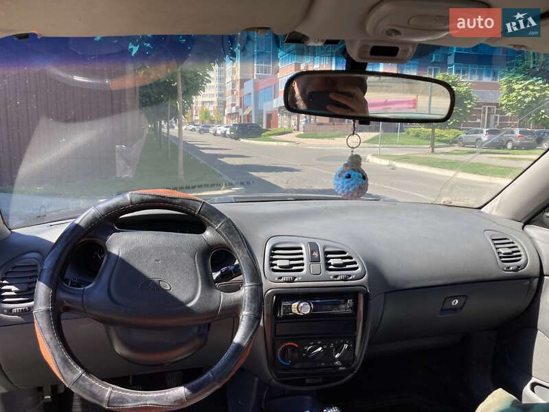 Седан Daewoo Nubira 1998 в Краматорске