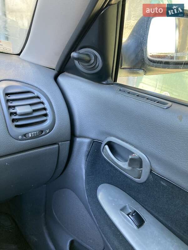 Седан Daewoo Nubira 1998 в Краматорске