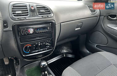 Седан Daewoo Nubira 1998 в 
