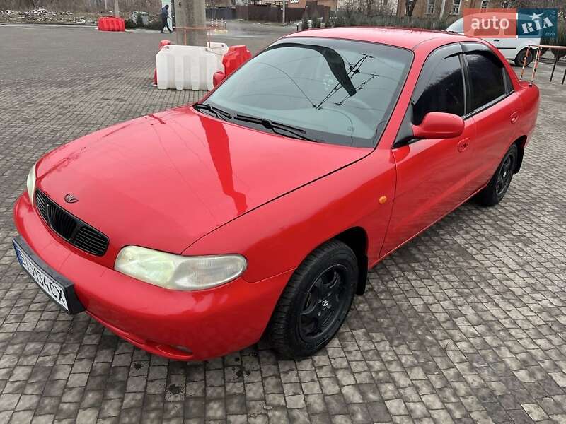 Седан Daewoo Nubira 1998 в Полтаве