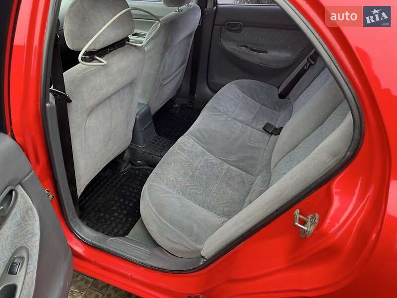 Седан Daewoo Nubira 1998 в Полтаве