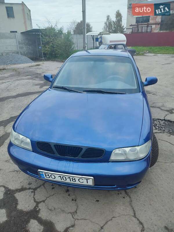 Седан Daewoo Nubira 1997 в Острозі