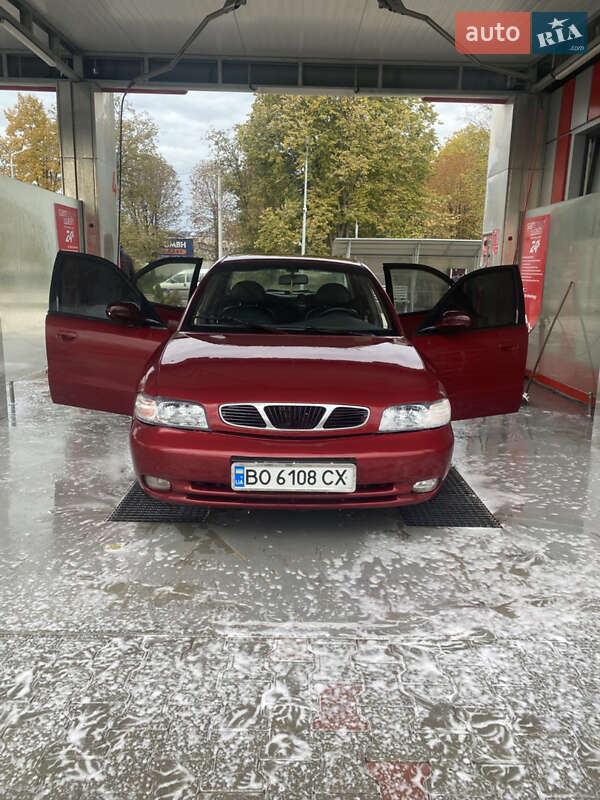 Седан Daewoo Nubira 1998 в 