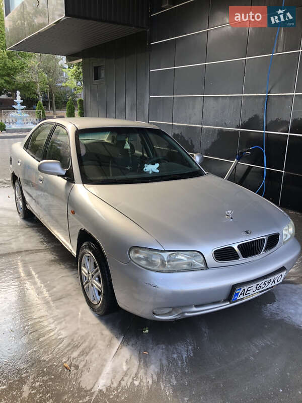 Daewoo Nubira 1998