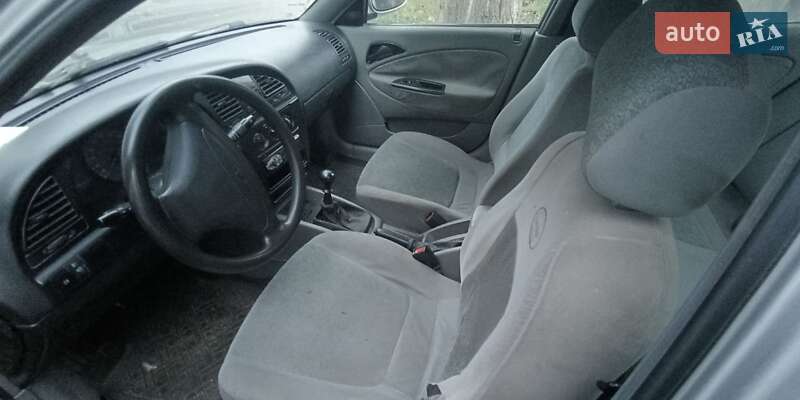 Седан Daewoo Nubira 2003 в Києві