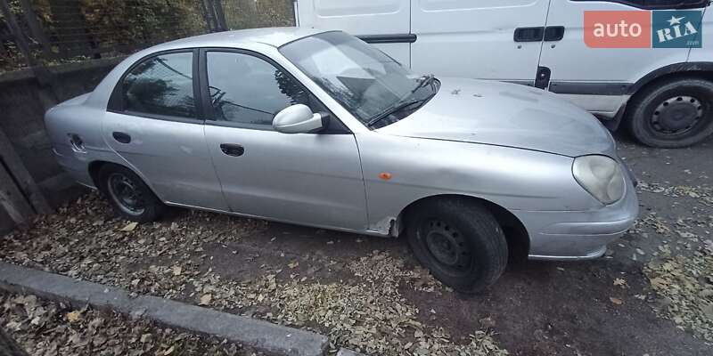 Седан Daewoo Nubira 2003 в Києві