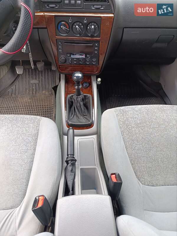 Седан Daewoo Nubira 2003 в Коростені